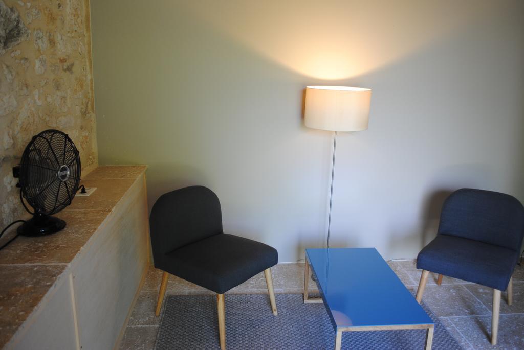Les Foucauds Hotell Saint-Quentin-de-Caplong Rom bilde