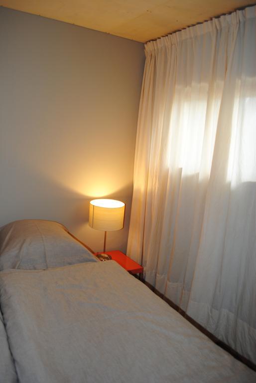 Les Foucauds Hotell Saint-Quentin-de-Caplong Rom bilde