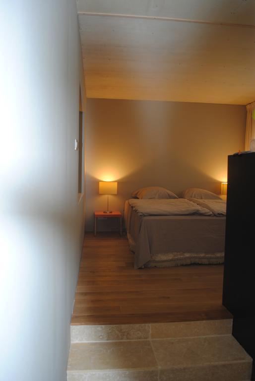 Les Foucauds Hotell Saint-Quentin-de-Caplong Rom bilde