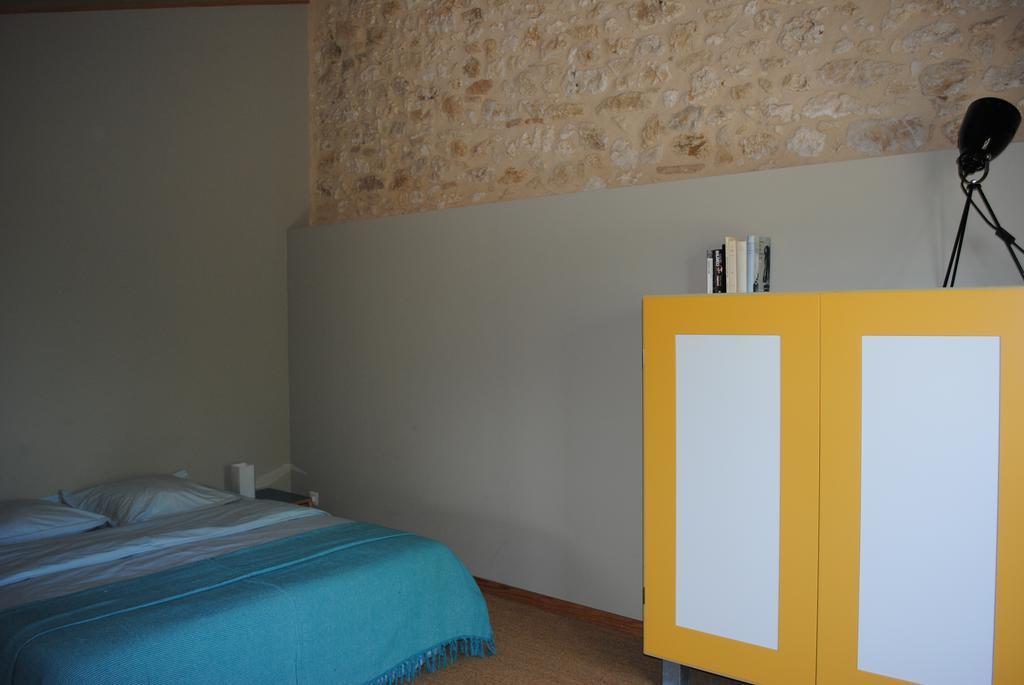 Les Foucauds Hotell Saint-Quentin-de-Caplong Rom bilde
