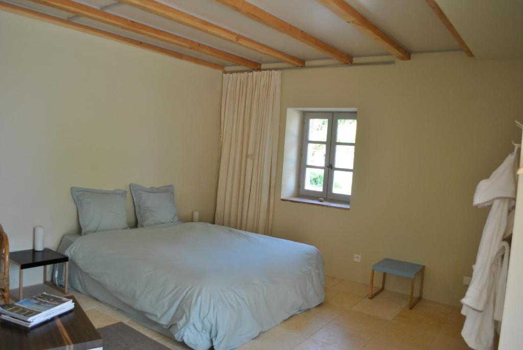 Les Foucauds Hotell Saint-Quentin-de-Caplong Rom bilde