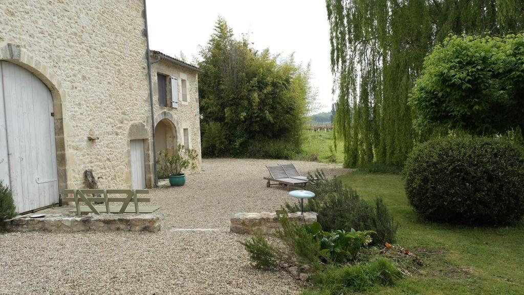 Les Foucauds Hotell Saint-Quentin-de-Caplong Eksteriør bilde