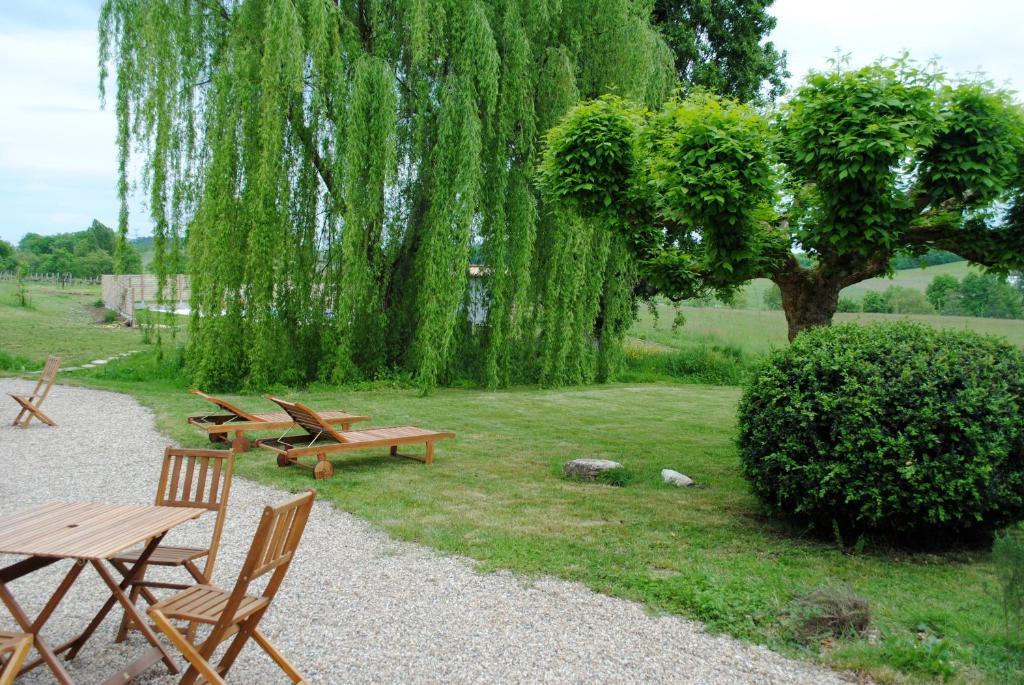 Les Foucauds Hotell Saint-Quentin-de-Caplong Eksteriør bilde