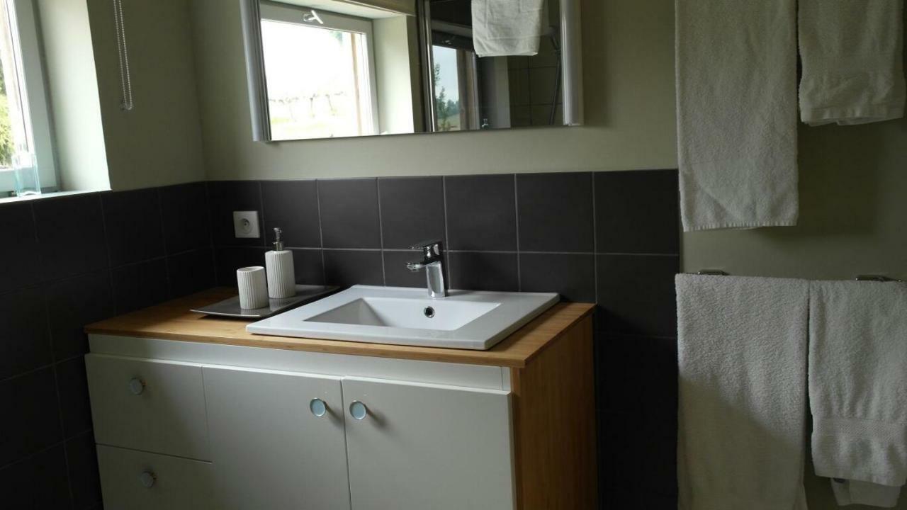 Les Foucauds Hotell Saint-Quentin-de-Caplong Eksteriør bilde